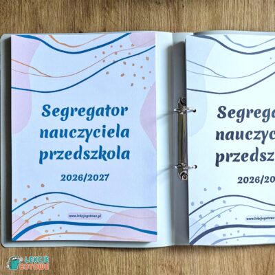 Segregator nauczyciela przedszkola - otwarty na biurku